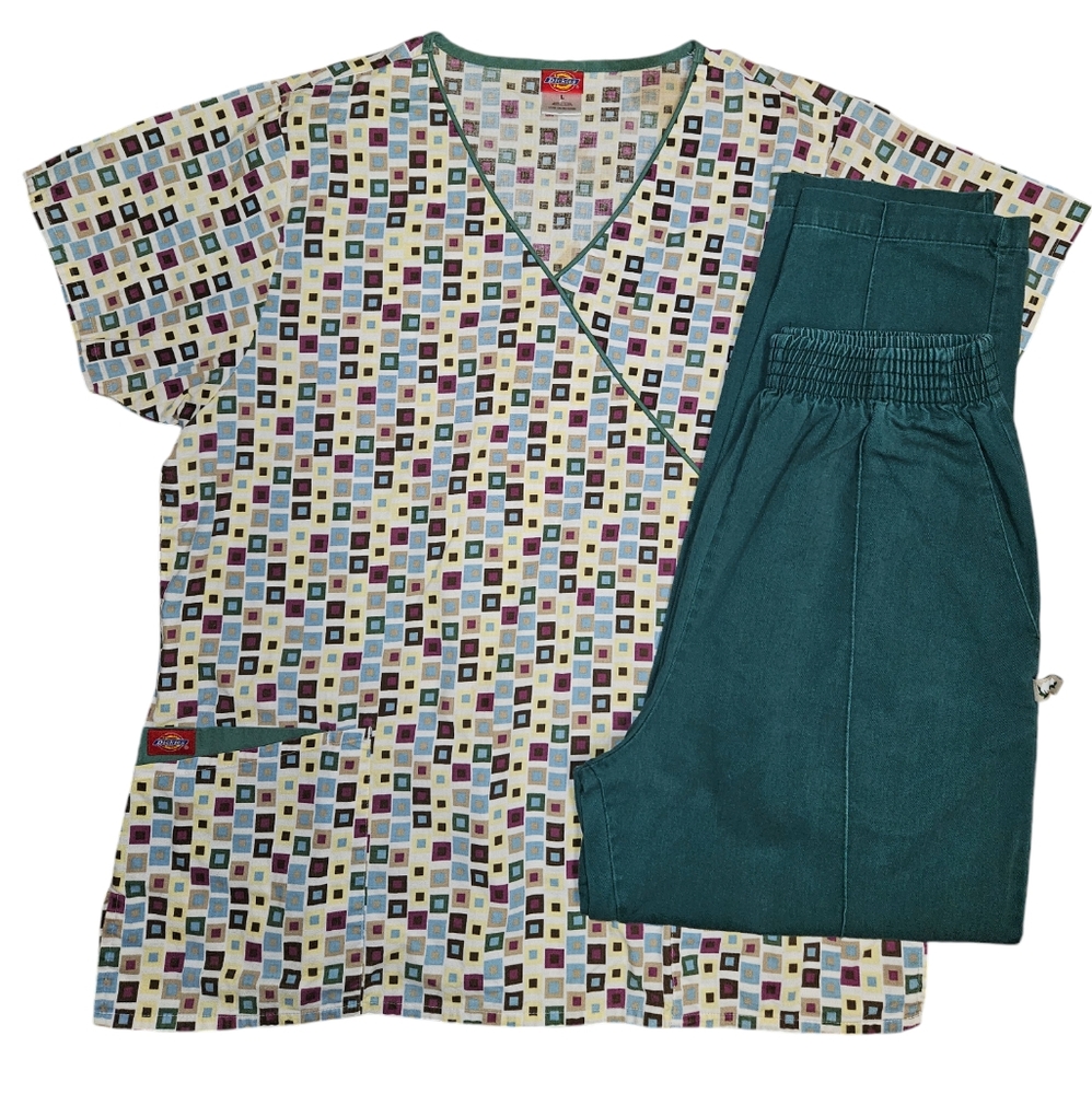 Scrub set